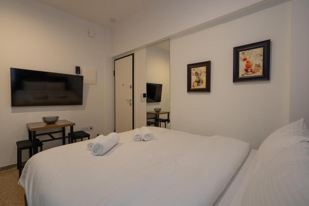 Dema Luxury Suites - Lekka E3 アテネ エクステリア 写真