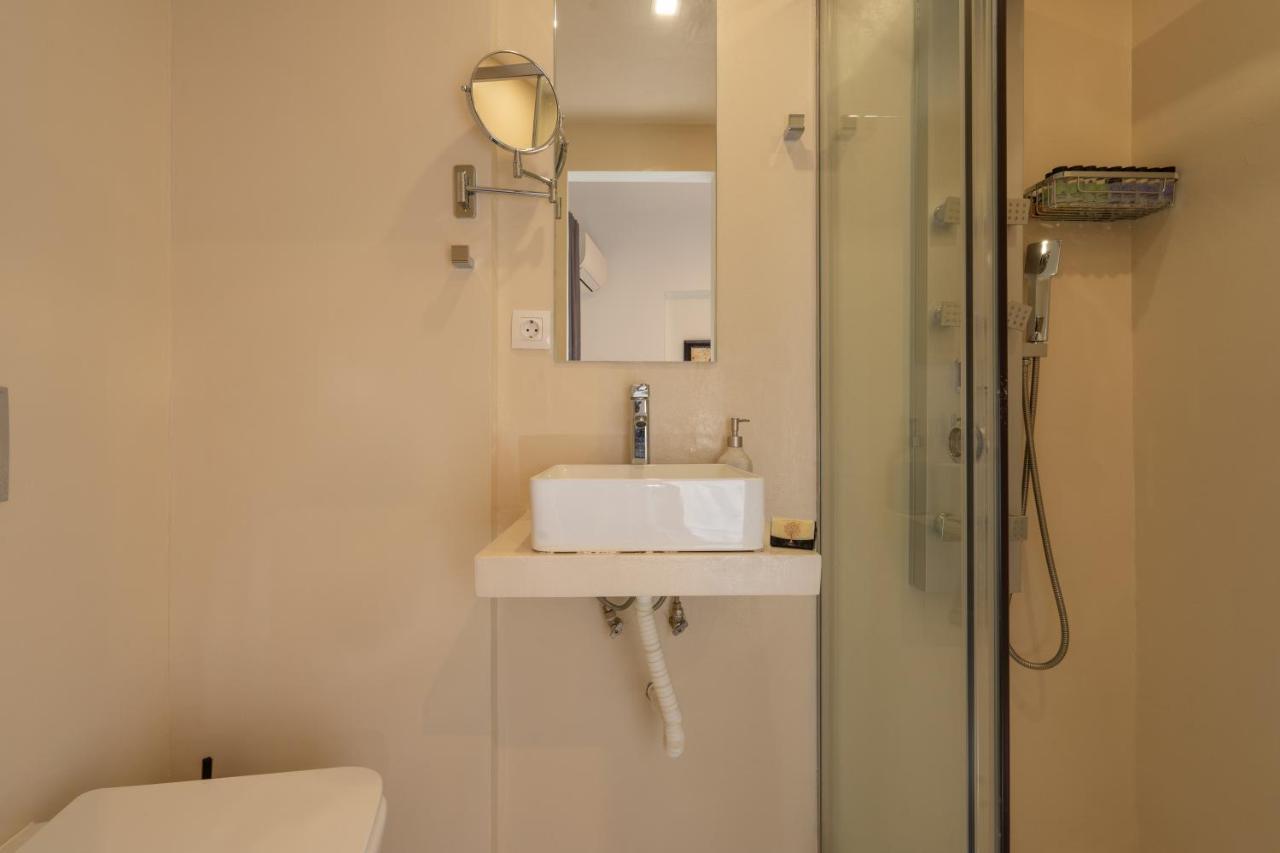 Dema Luxury Suites - Lekka E3 アテネ エクステリア 写真